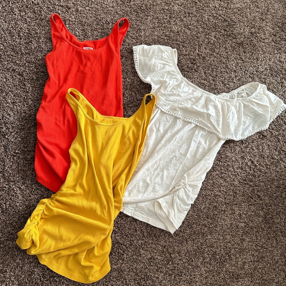 Old Navy Maternity Bundle - Size Small